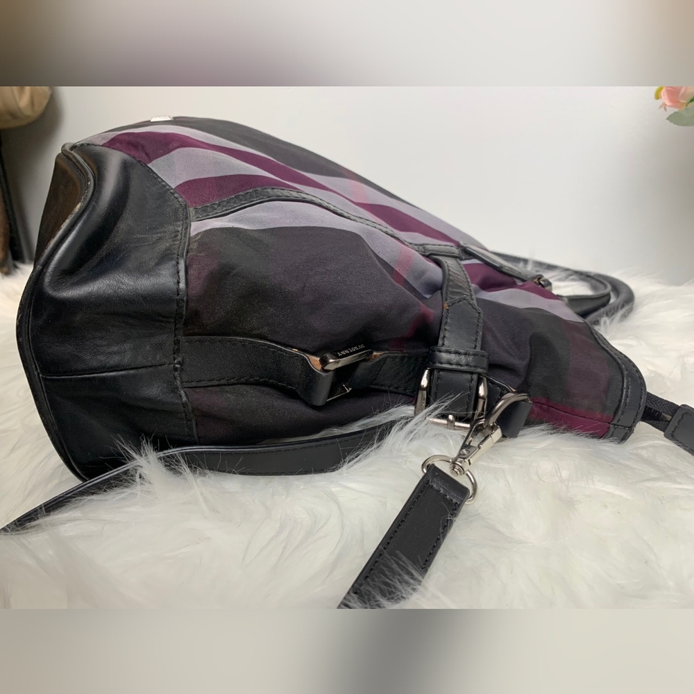 Burberry Tote Bag - Picture 5 of 17